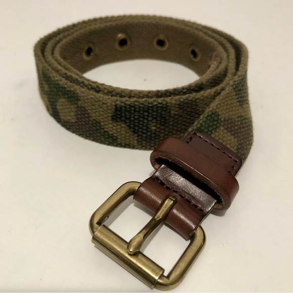 J crew woman’s camo canvas/leather belt (S)